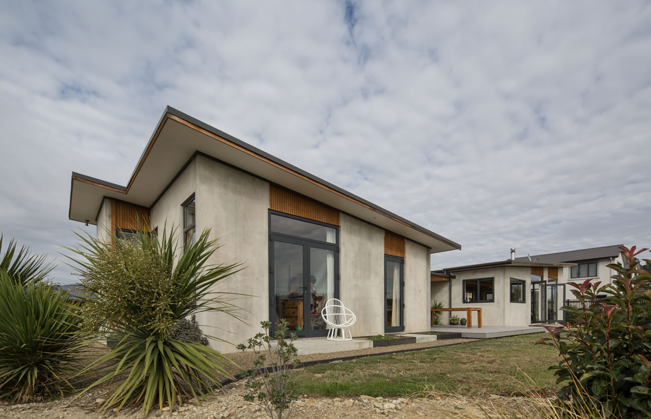 House built with concrete panels